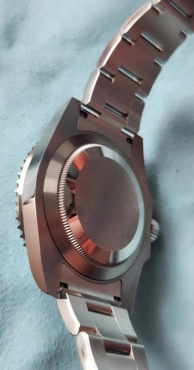 Rolex Submariner Date 116610LV HULK 40mm Stainless Green Bezel Dial in Excellent