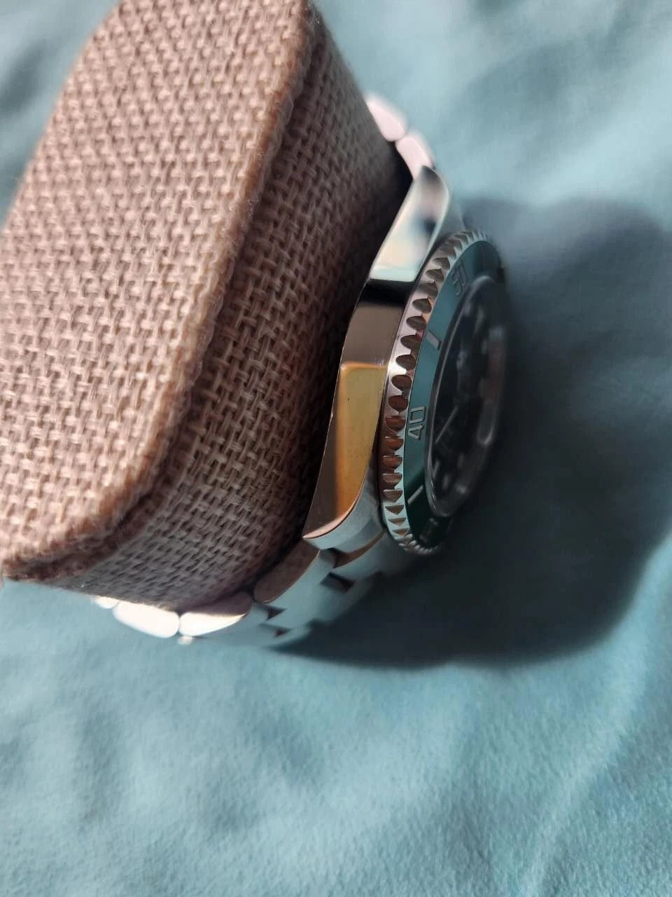 Rolex Submariner Date 116610LV HULK 40mm Stainless Green Bezel Dial in Excellent