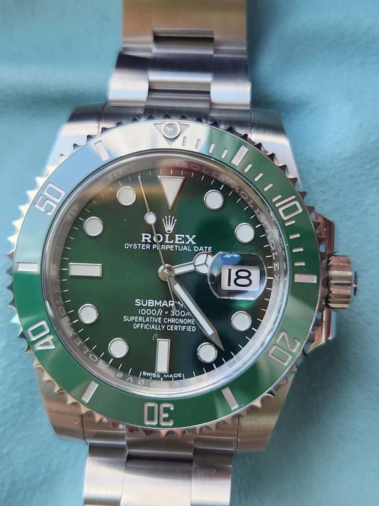 Rolex Submariner Date 116610LV HULK 40mm Stainless Green Bezel Dial in Excellent