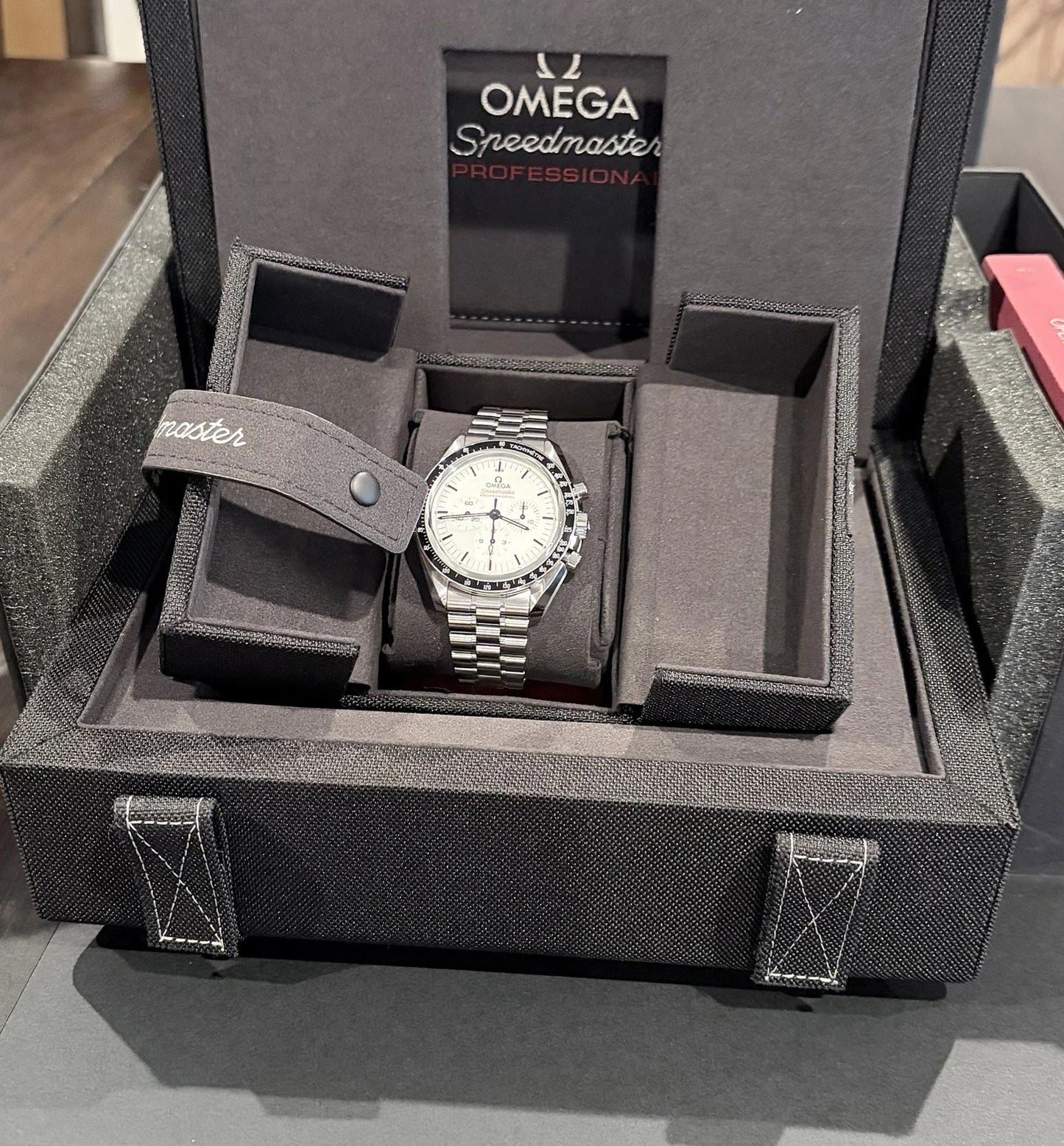 OMEGA Speedmaster Moonwatch Professional White Dial